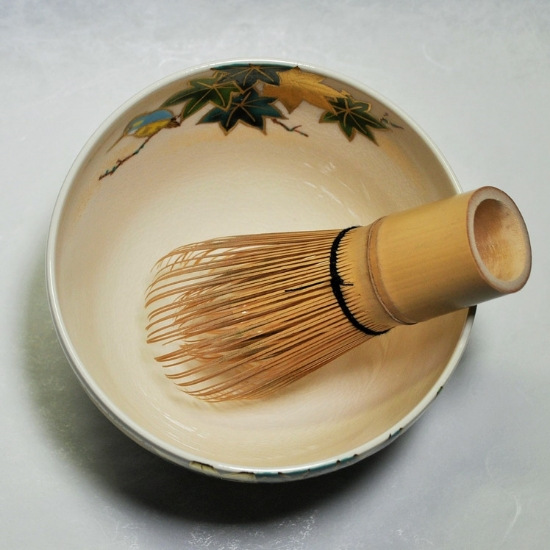抹茶碗 青楓にカワセミと茶筅の画像