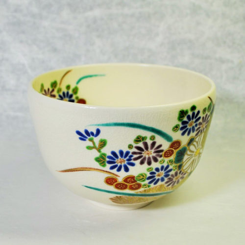 抹茶碗色絵菊花の左側の画像