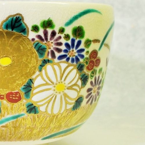 抹茶碗色絵菊花の右側の拡大画像
