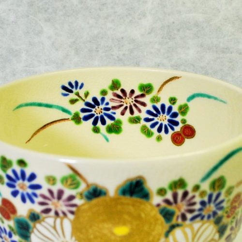 抹茶碗色絵菊花の内側の絵の拡大画像